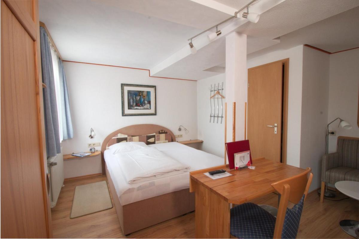 Hotel Venezia テュービンゲン エクステリア 写真